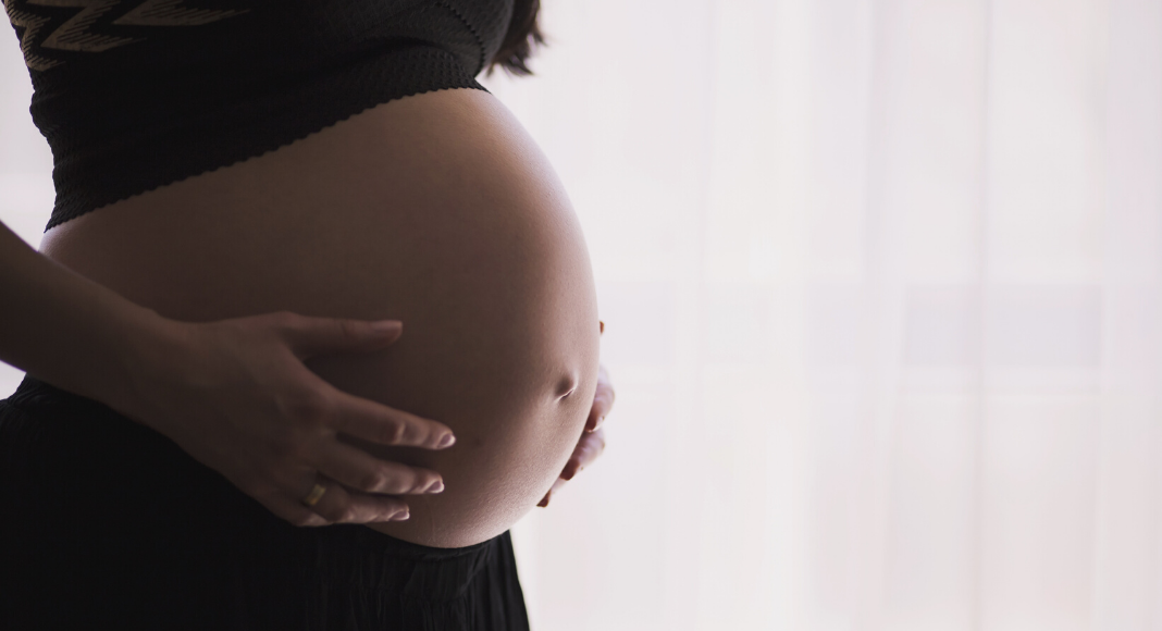 Does Short Stature of A Woman Affects Her Pregnancy?